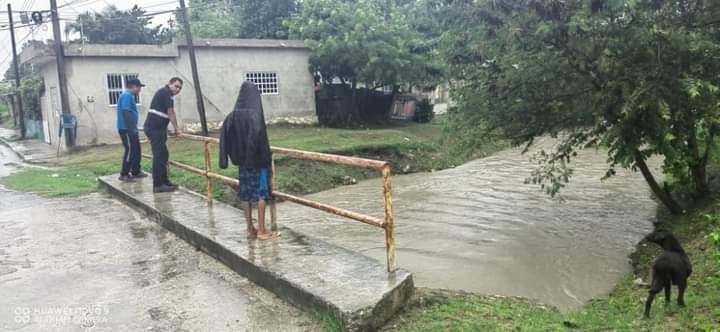Alerta por desbordamiento del dren en Escárcega, Campeche