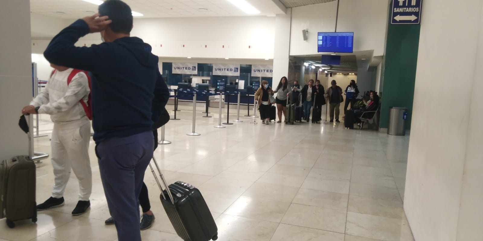 VivaAerobus retrasa más de una hora el vuelo madrugador CDMX-Mérida