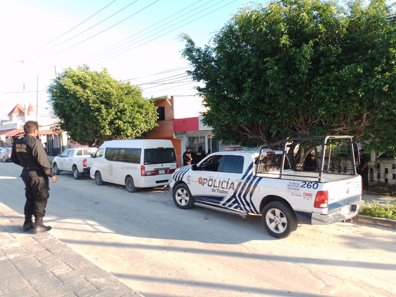 Los cubanos viajaban en tres vehículos con destino a Cancún, Quintana Roo