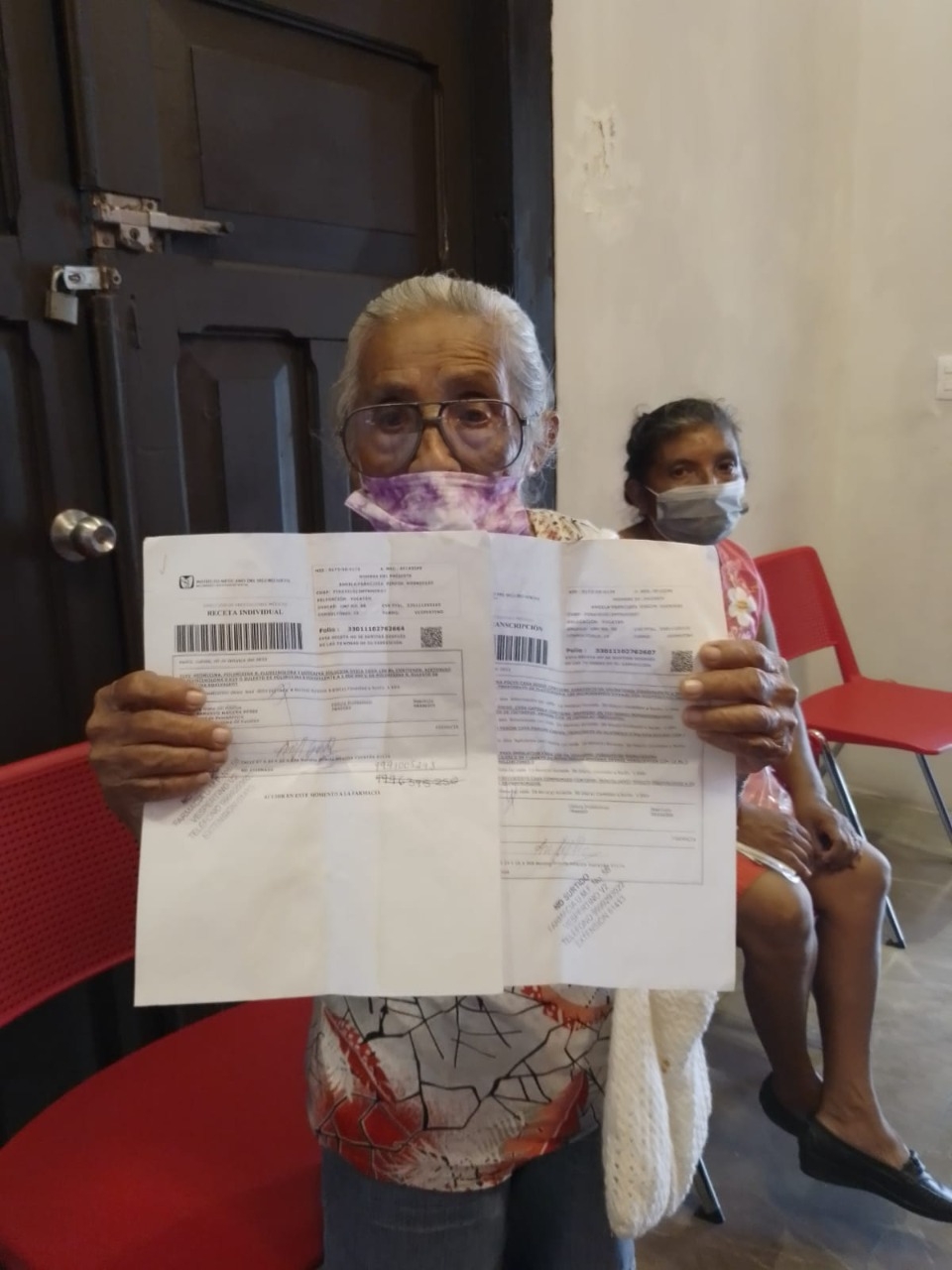 Abuelita denuncia falta de medicamentos en el IMSS en Mérida