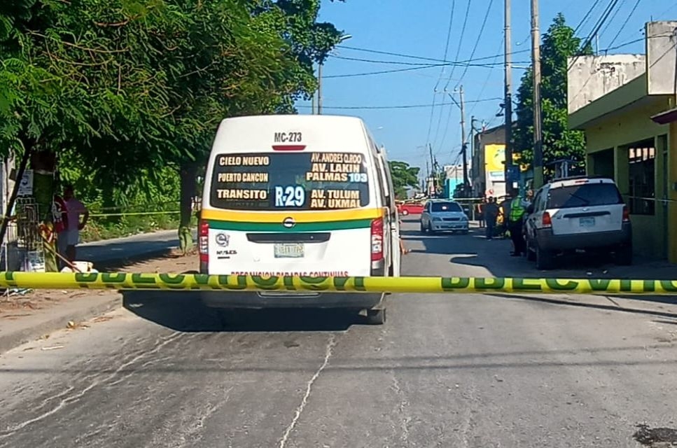 Cancún: Mujer muere atropellada por una combi en la avenida 149