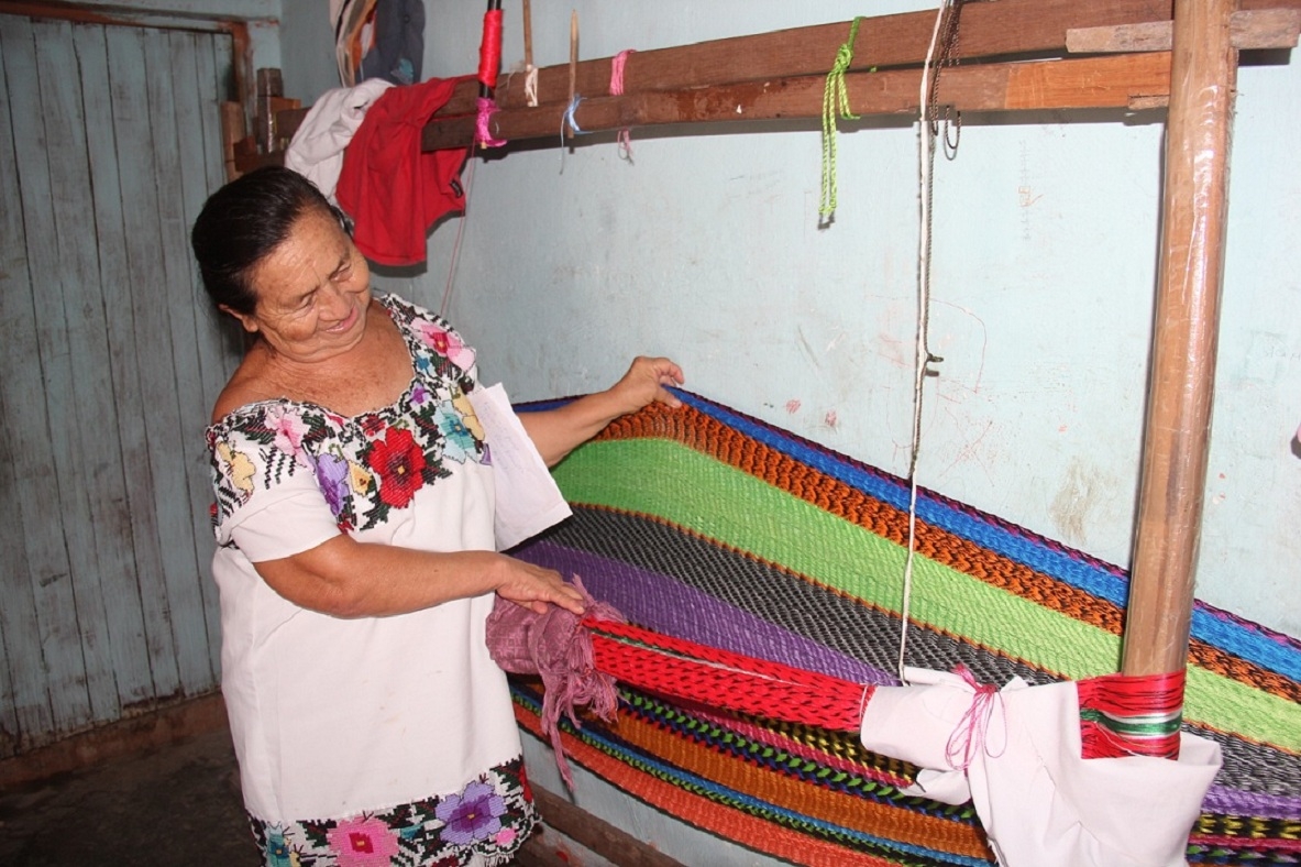 Se capacitará en urdido de hamacas, elaboración de piñatas y bordado textil, de manera gratuita