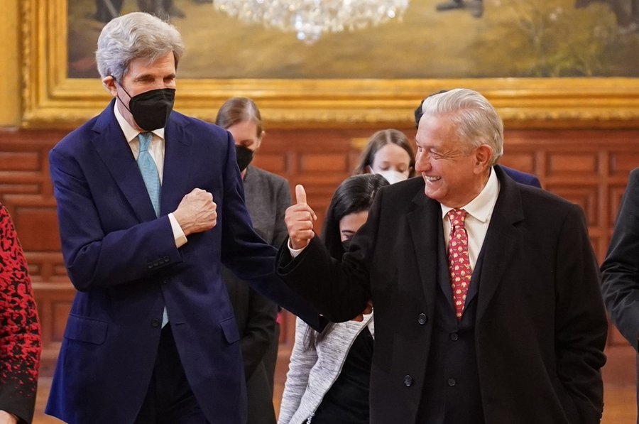 El presidente Andrés Manuel López Obrador y John Kerry se reúnen en Sonora