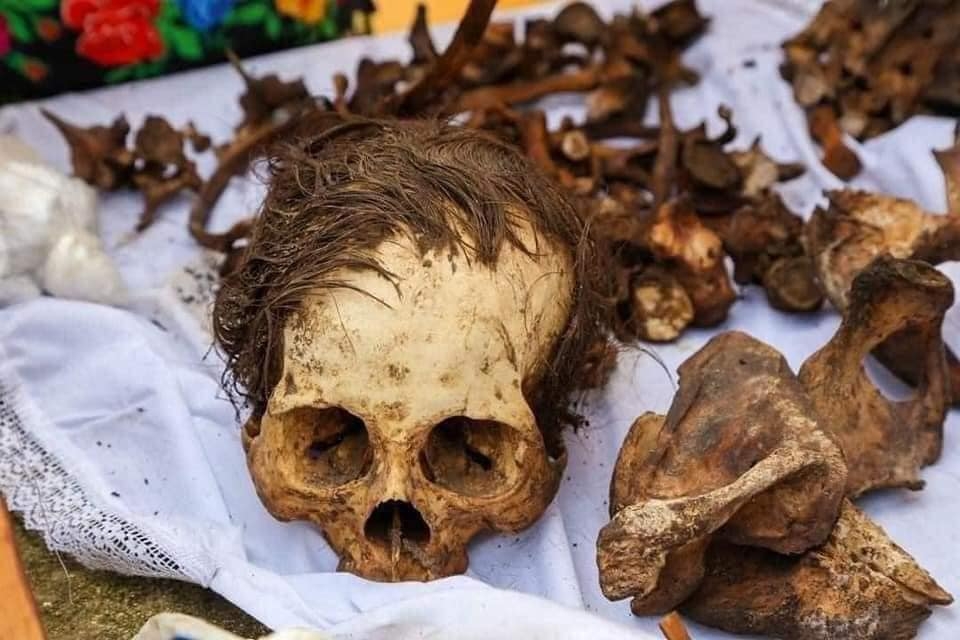¡Impactante! Así es la tradicional limpieza de huesos por el Día de Muertos en Pomuch: FOTOS