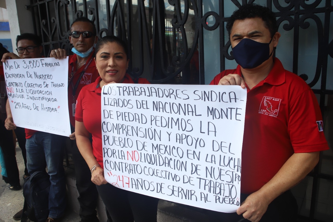Empleados del Monte de Piedad se unen a protesta nacional en Mérida; denuncian mala administración