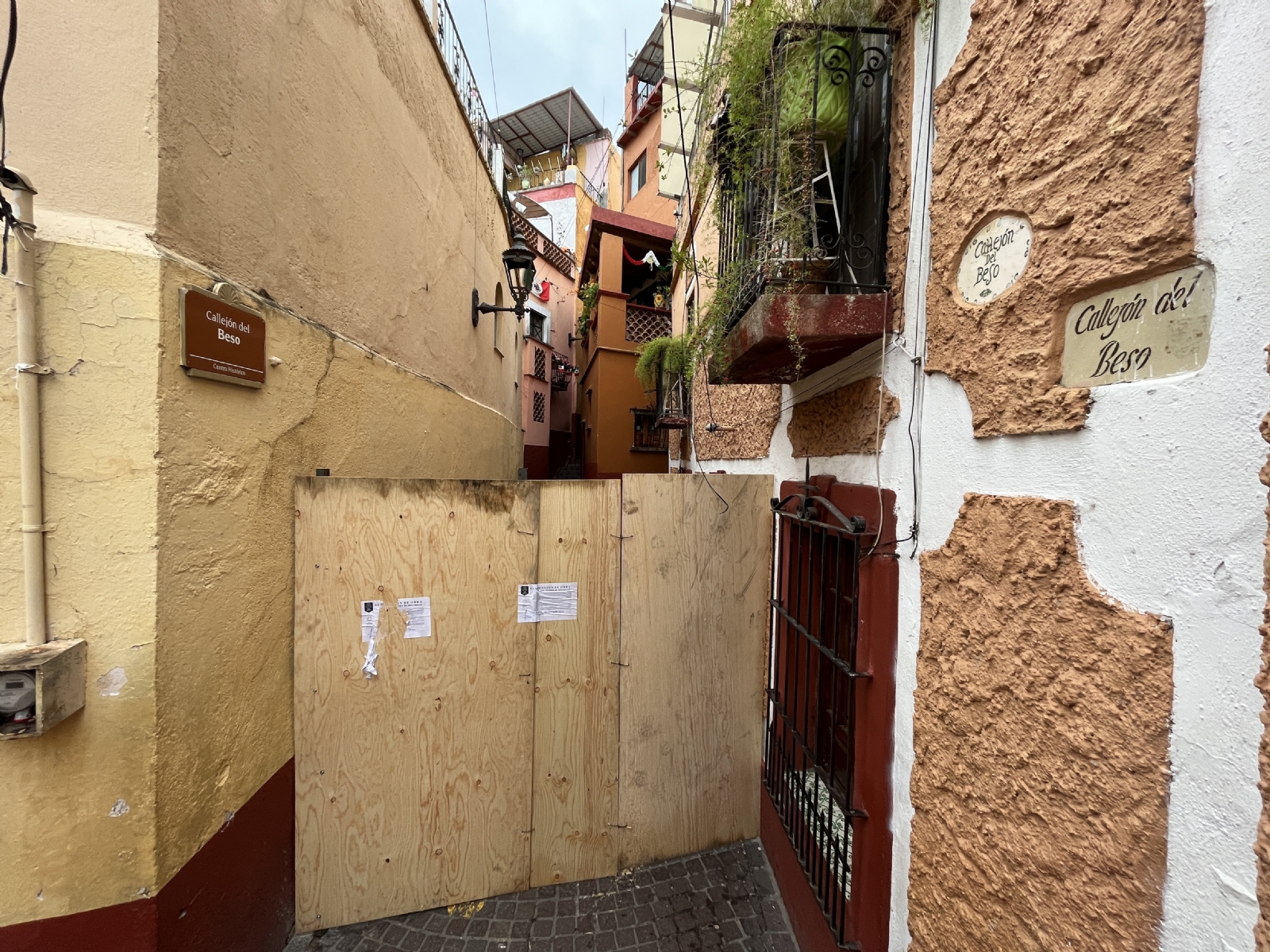 Clausuran el Callejón del Beso en Guanajuato como presunta medida de seguridad