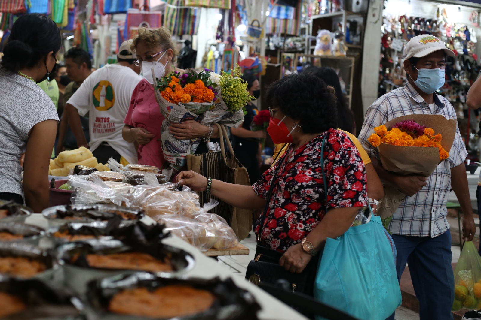 Insumos para el altar de Día de Muertos, con precios 'que dan miedo' en mercados de Mérida