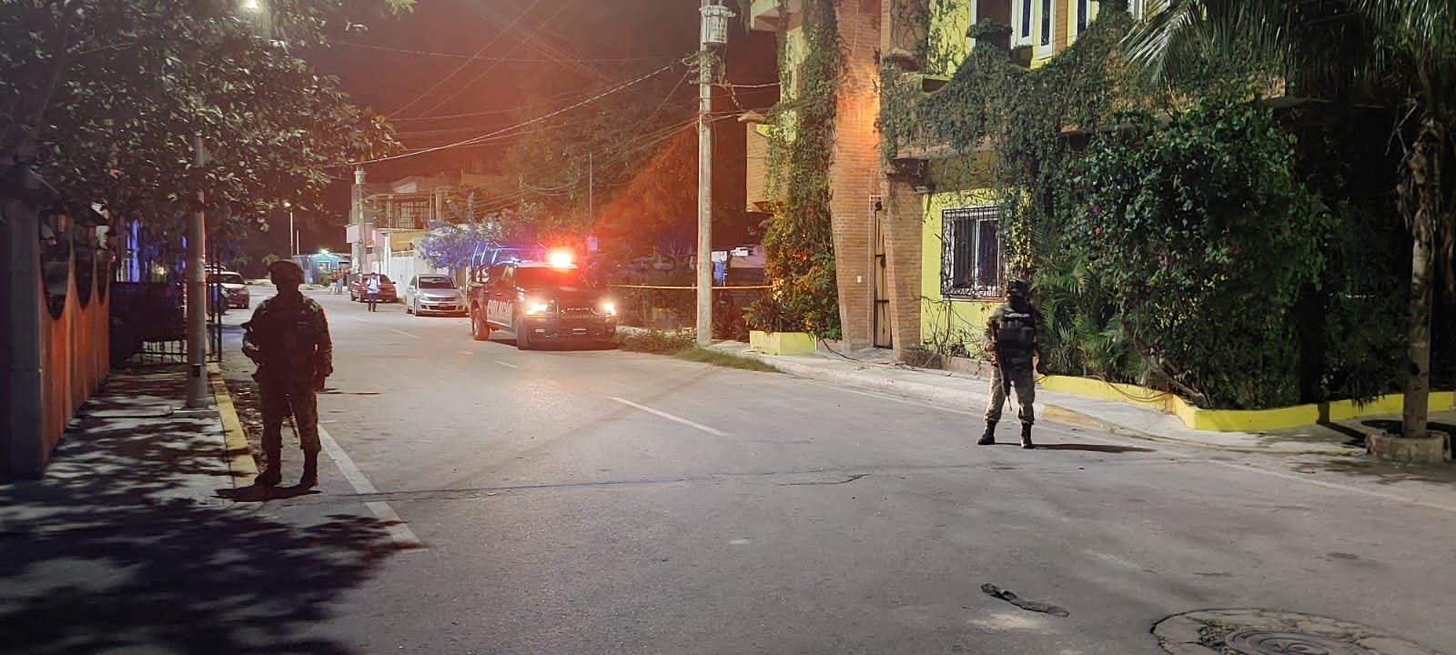 Fuerte operativo de fuerzas especiales alerta a pobladores de Playa del Carmen