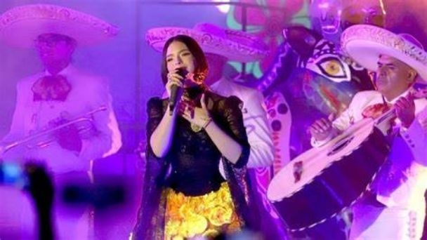 Ángela Aguilar sufre terrible accidente en pleno concierto; asi fue el momento: VIDEO