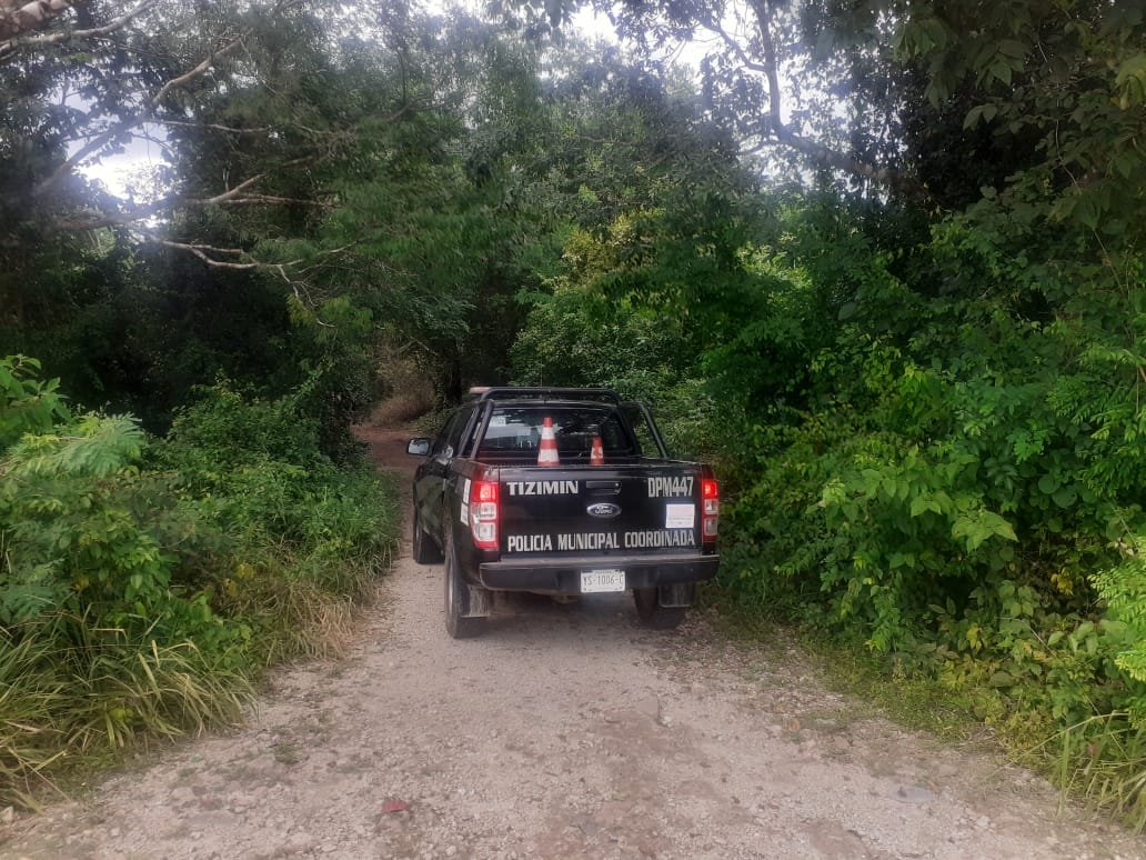 Encuentran a un hombre tirado en la orilla de la carretera a Popolnáh en Tizimín