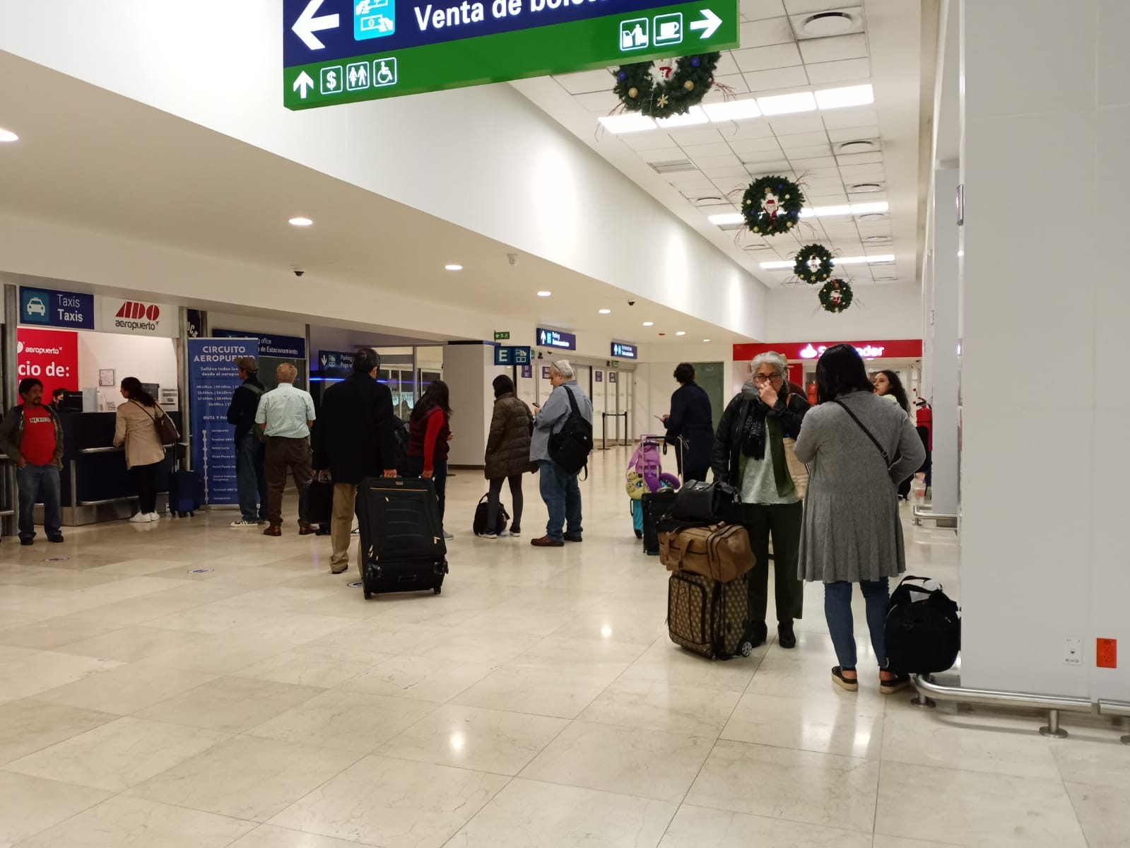 Megapuente escolar causa retraso de cinco vuelos en el aeropuerto de Mérida