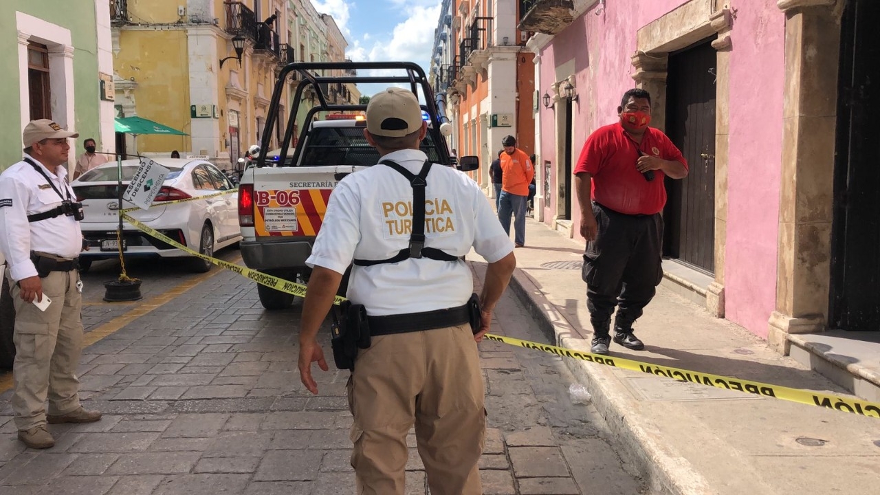Cierran la calle 10 del Centro Histórico de Campeche por una fuga de gas
