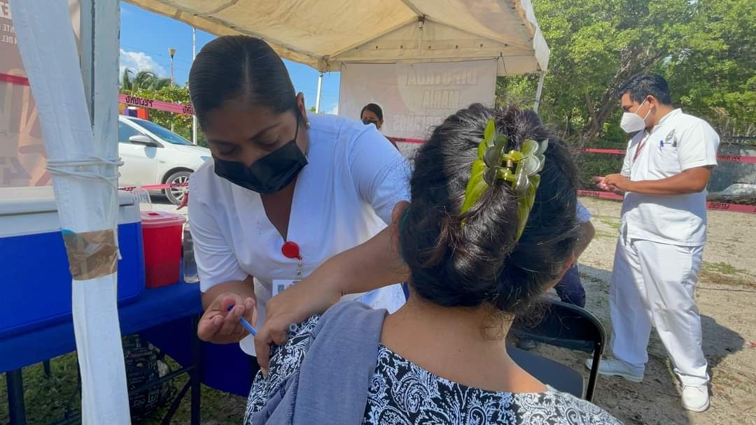 Secretaría de Salud de Campeche refuerza campaña de vacunación contra la influenza