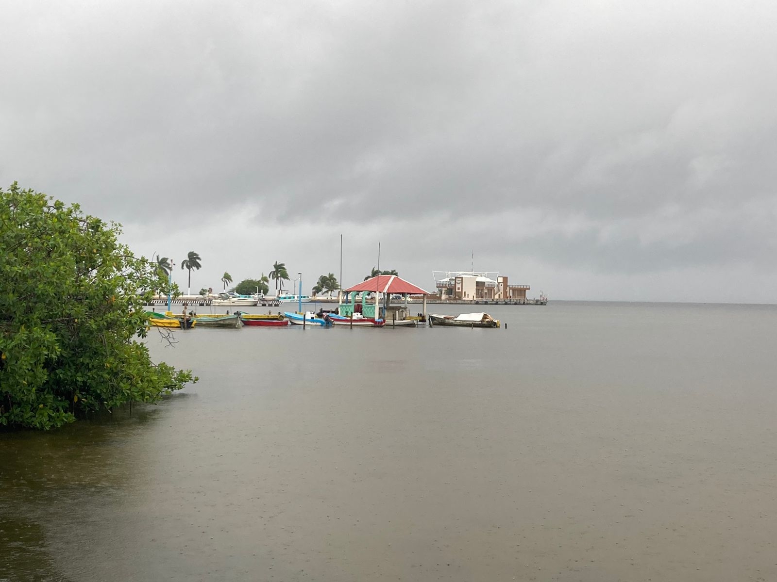 Suspenden clases en municipios del sur de Quintana Roo