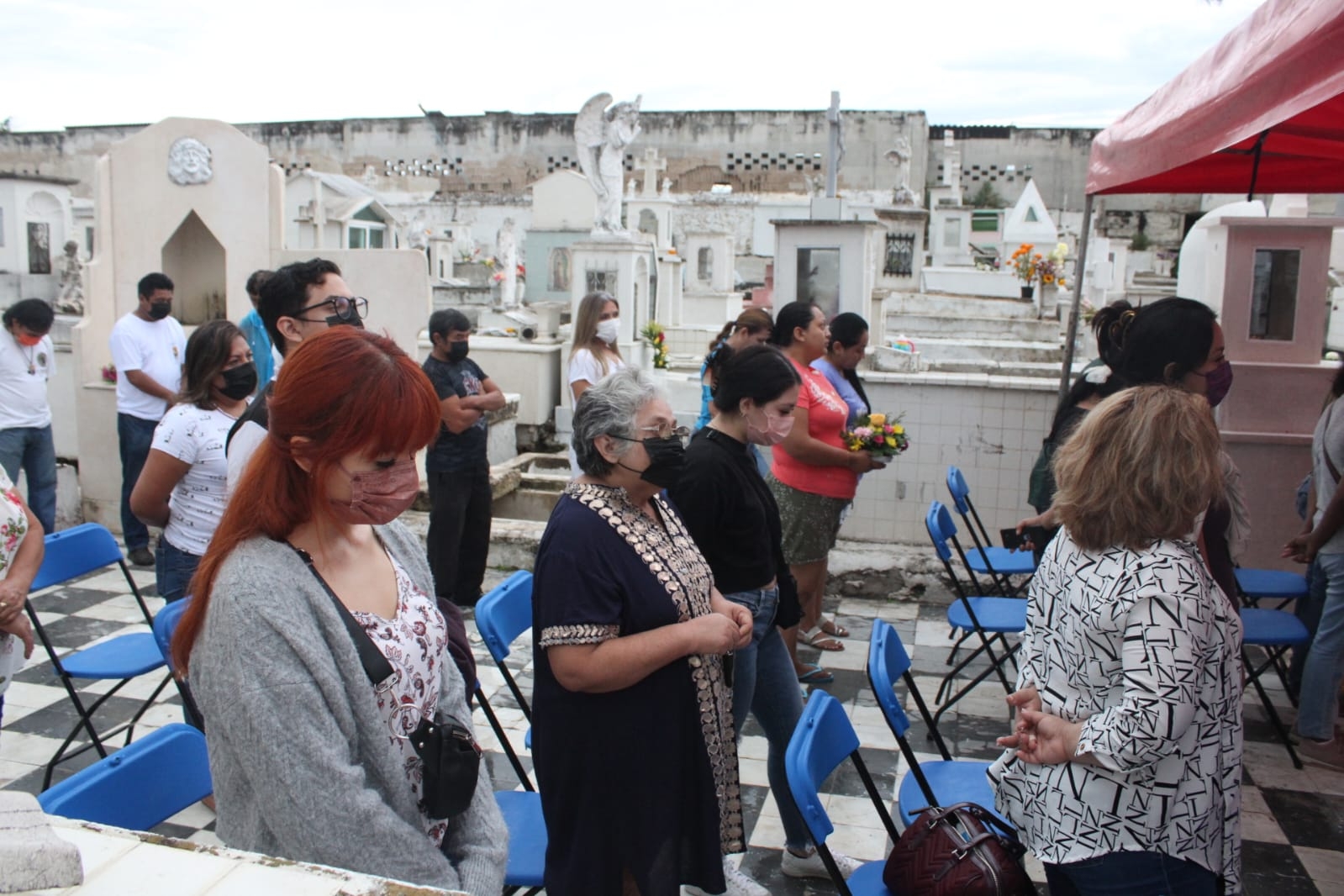 Pocas personas acudieron en la misa en el cementerio de Campeche
