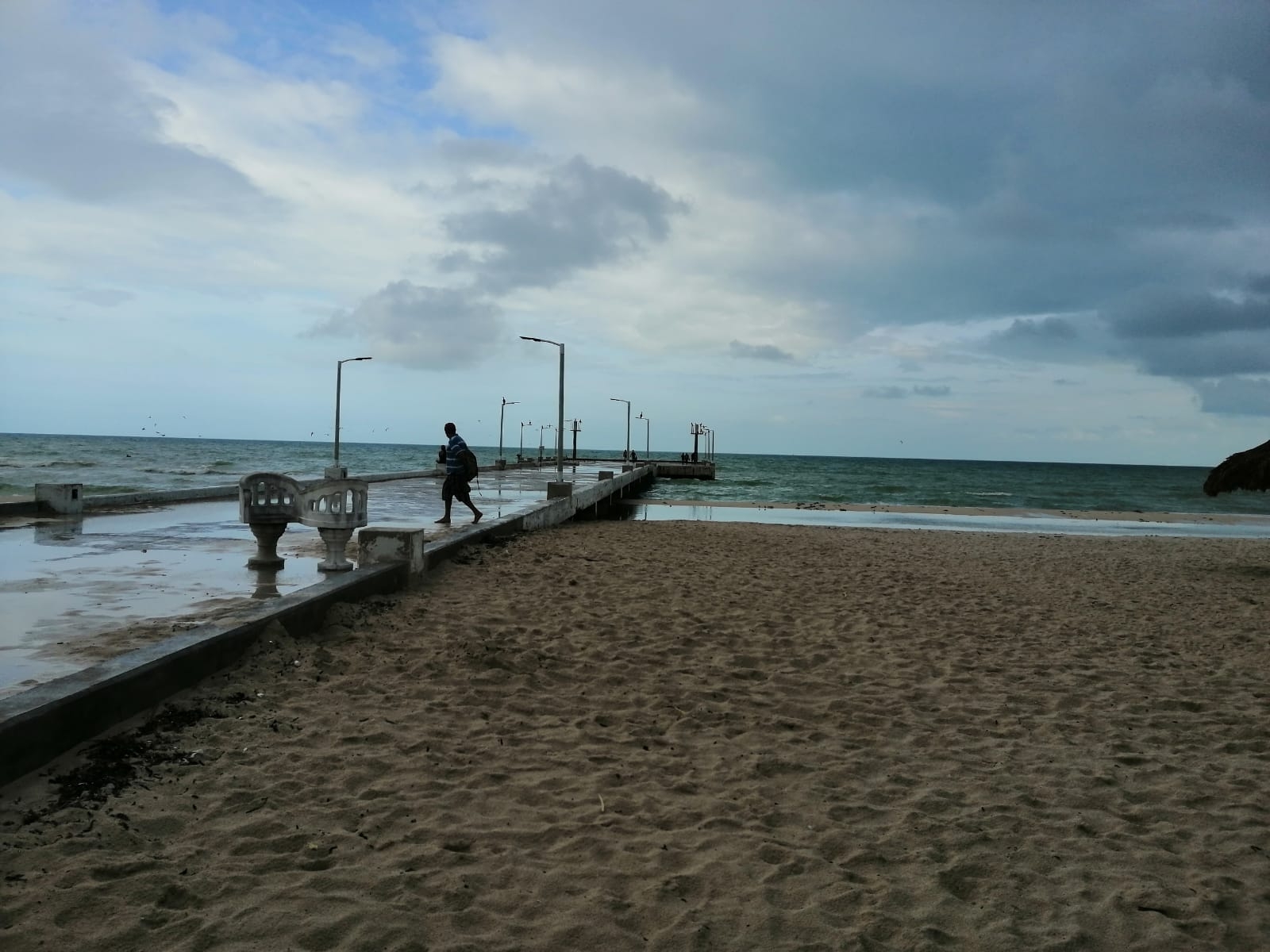 Las lluvias y el mal tiempo han alejado a los turistas del Puerto de Sisal