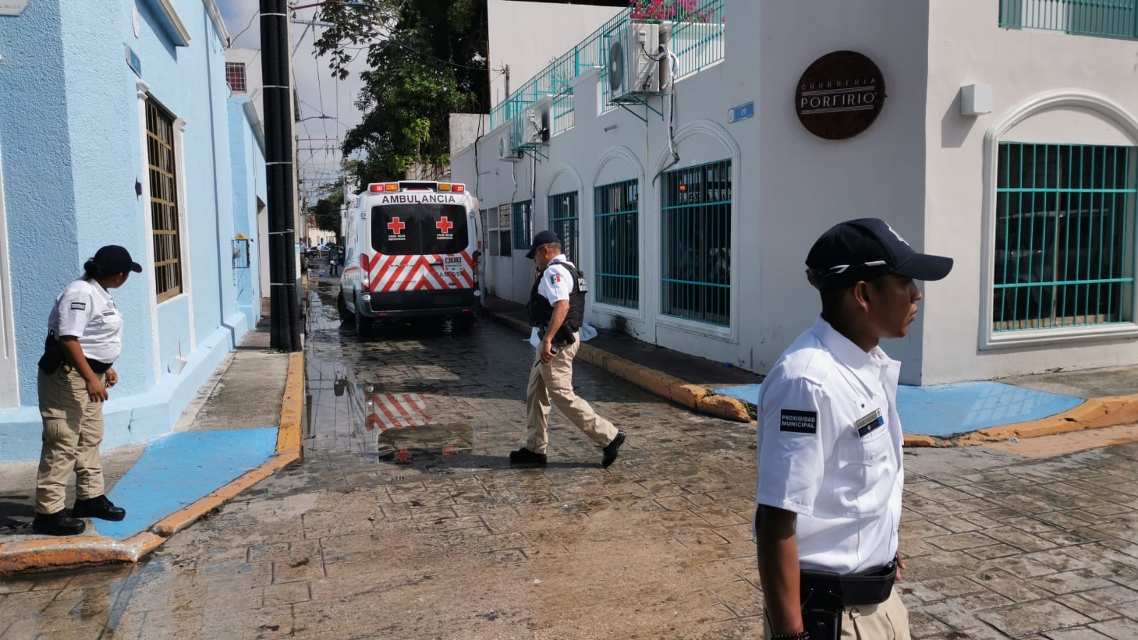 Infarto sorprende a exmarino en plena banqueta en Ciudad del Carmen y muere