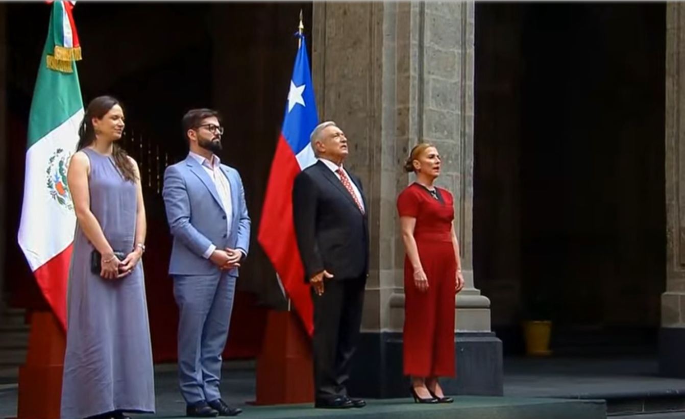 El presidente López Obrador estuvo acompañado de su esposa Beatriz Gutiérrez Müller y su homólogo chileno, de su pareja, Irina Karamanos