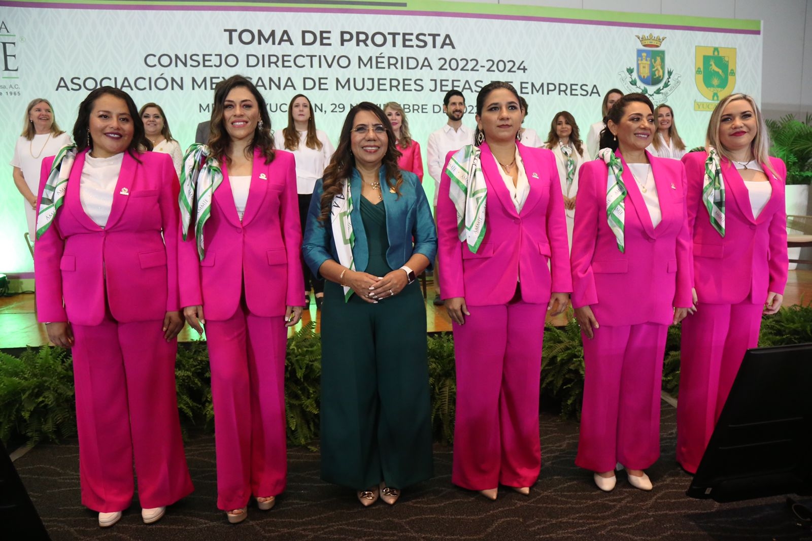 Surge en Yucatán nuevo grupo de mujeres empresarias; toman protesta directiva