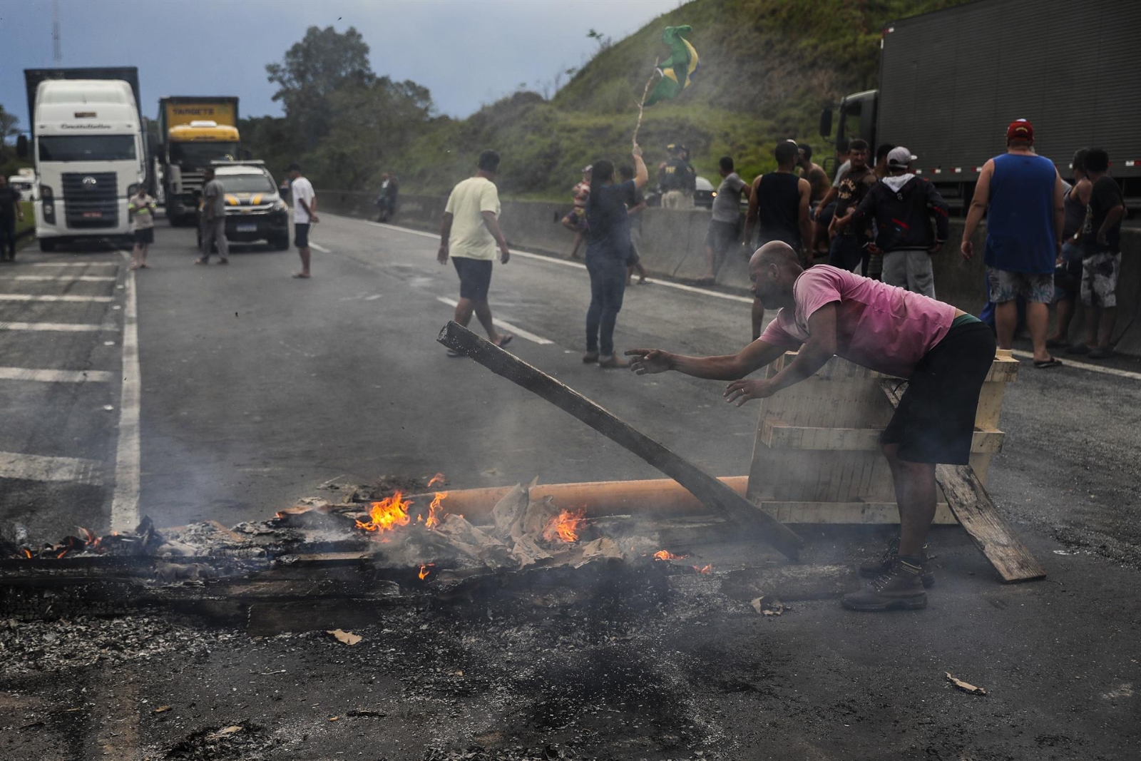 Se levantan bloqueos de camioneros en Brasil por triunfo de Lula da Silva
