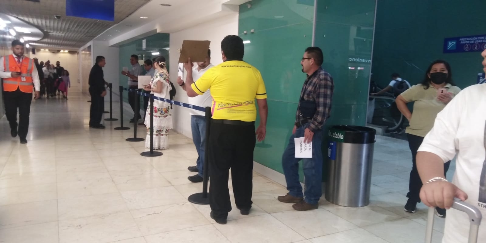 ASUR desiste de cobro de piso en aeropuerto de Mérida; limita espacio a transportistas