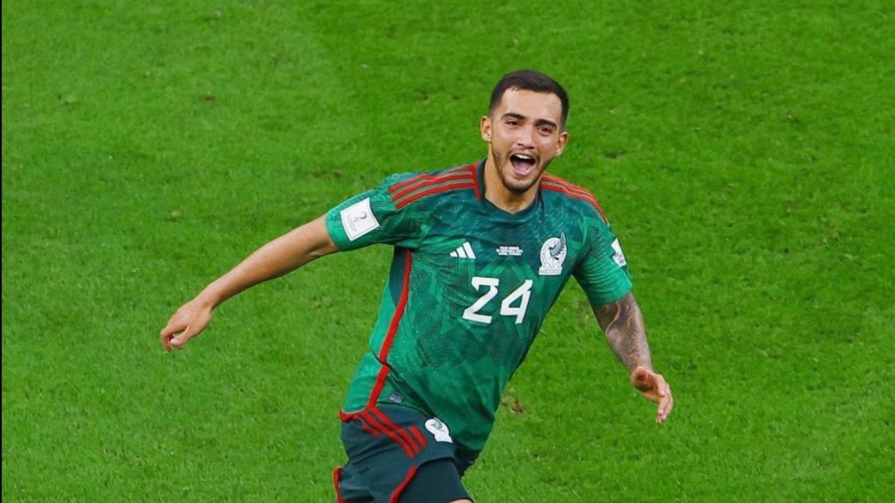 Bayer Leverkusen le “echa ojo” a Luis Chávez tras espectacular partido en Qatar 2022