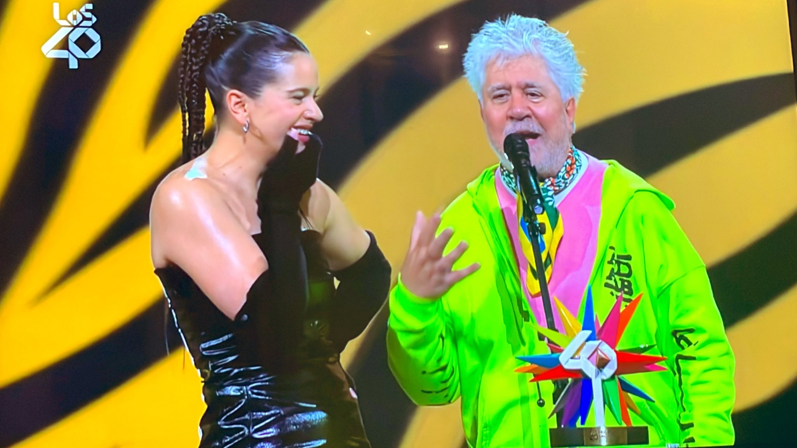 Los40 Music Awards: Rosalía brilla en su paseo por la alfombra roja