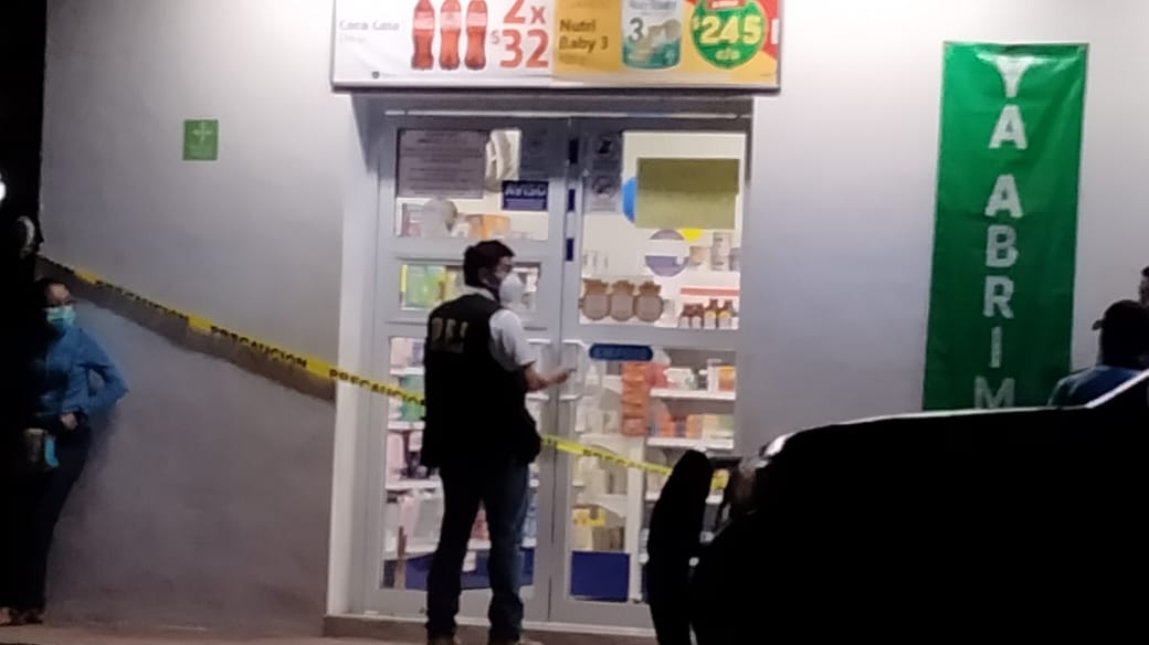 Sujeto armado asalta una farmacia en Acanceh, Yucatán