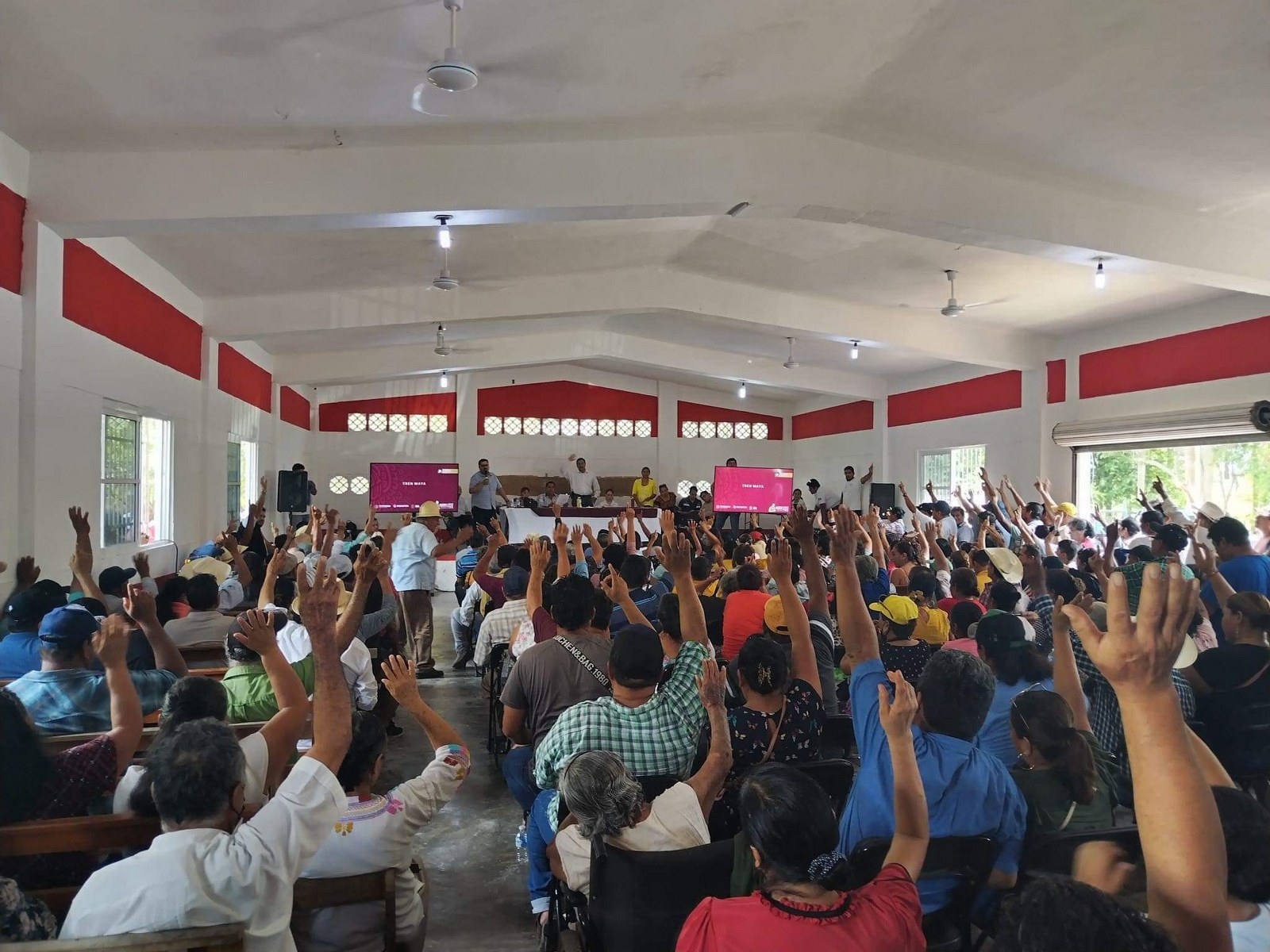 En la Asamblea General del núcleo agrario participaron 400 integrantes y la mayoría votó a favor de ceder los terrenos; piden paradero en Ucum