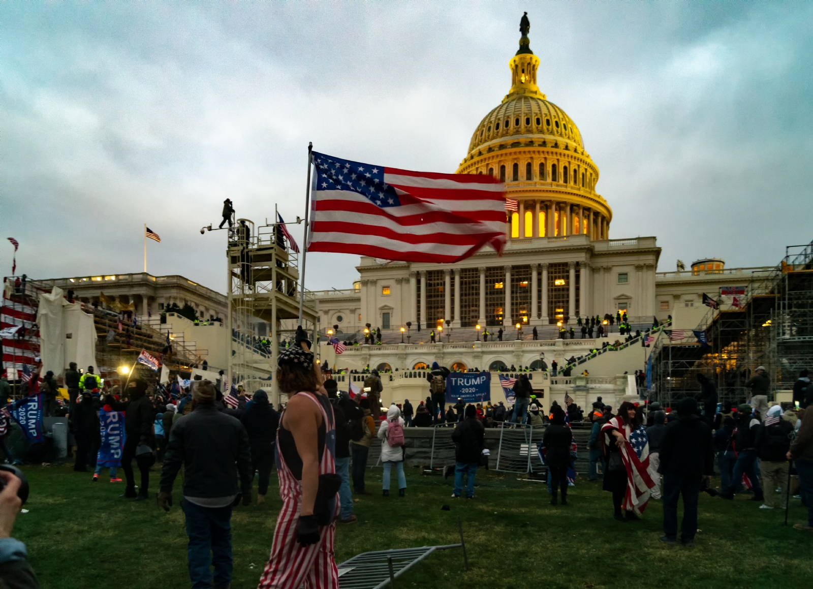 Tranquilidad junto al Capitolio de Estados Unidos en las elecciones de medio mandato