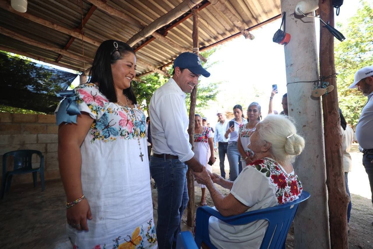 Mauricio Vila visitó una granja de tilapia apoyada por el Gobierno del Estado