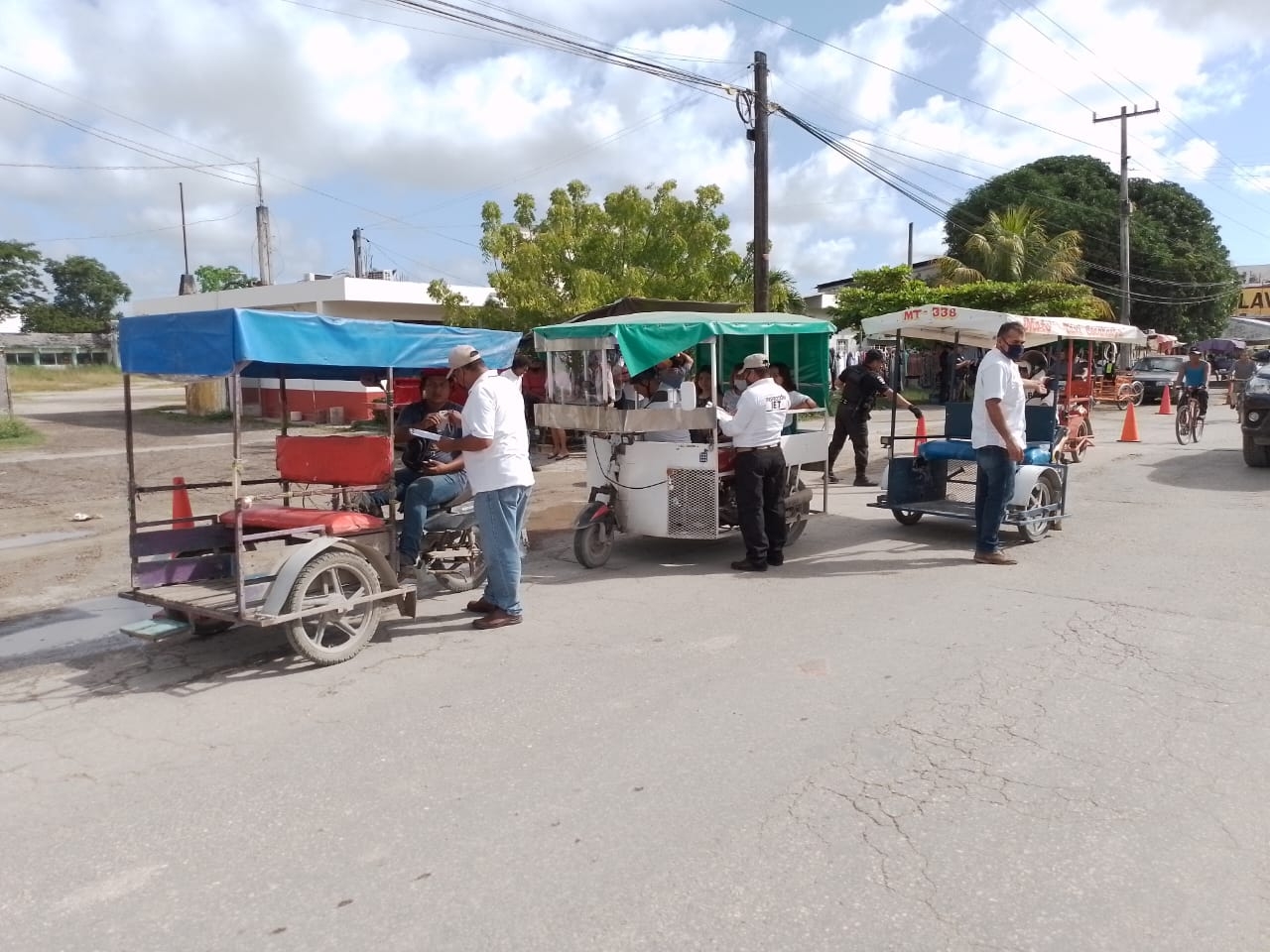 Instituto Estatal de Transporte de Campeche pone orden entre mototaxis en Escárcega