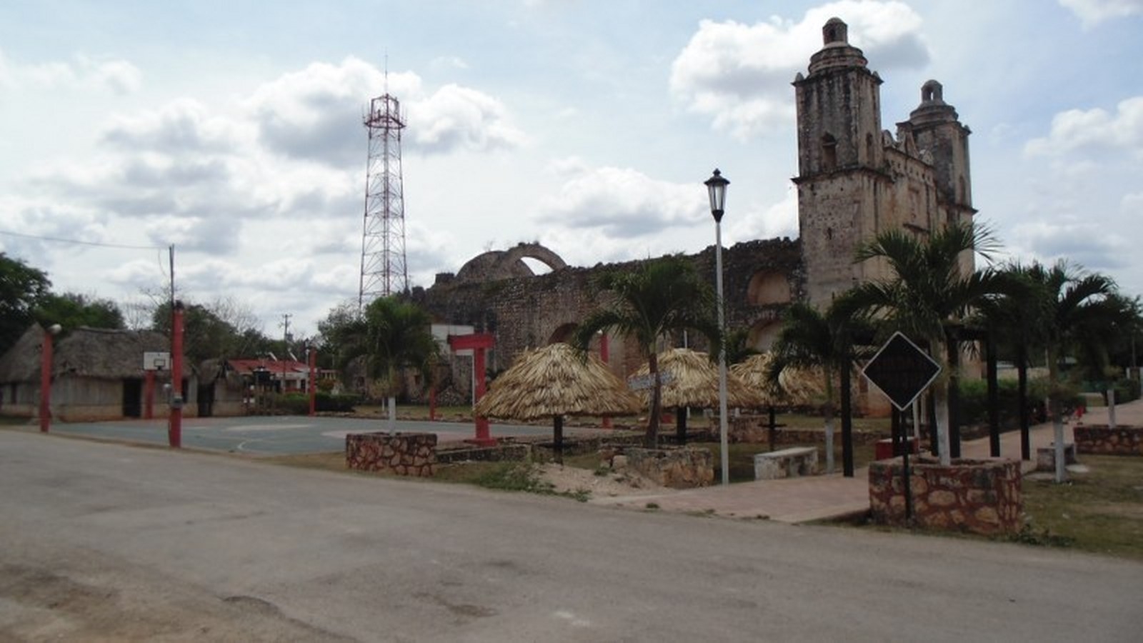 Habitantes de José María Morelos continúan temerosos por el sismo