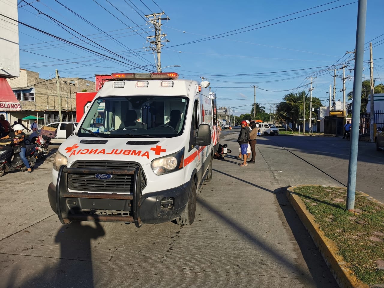 Conductor atropella a un motociclista en Ciudad del Carmen y se da a la fuga