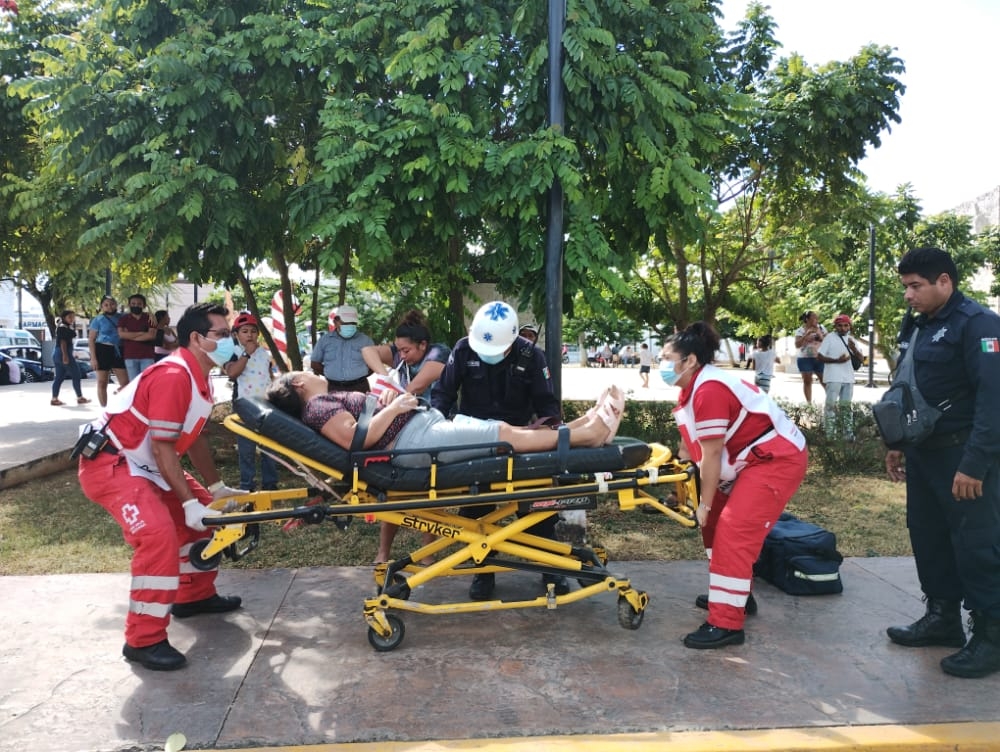 A la mujer a quien canalizaron y abordaron también en la unidad de emergencia para su traslado al hospital San Carlos