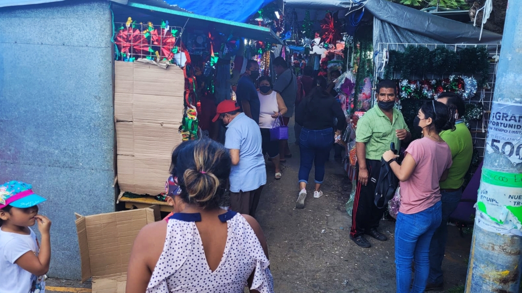 Locatarios del mercado principal de Campeche salen a la "calle" para vender: EN VIVO