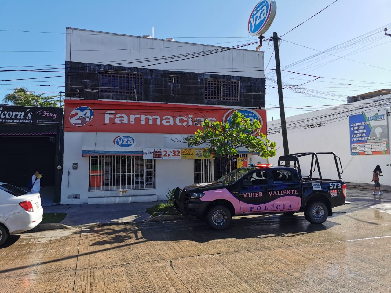 Motociclista armado asalta una farmacia en Ciudad del Carmen
