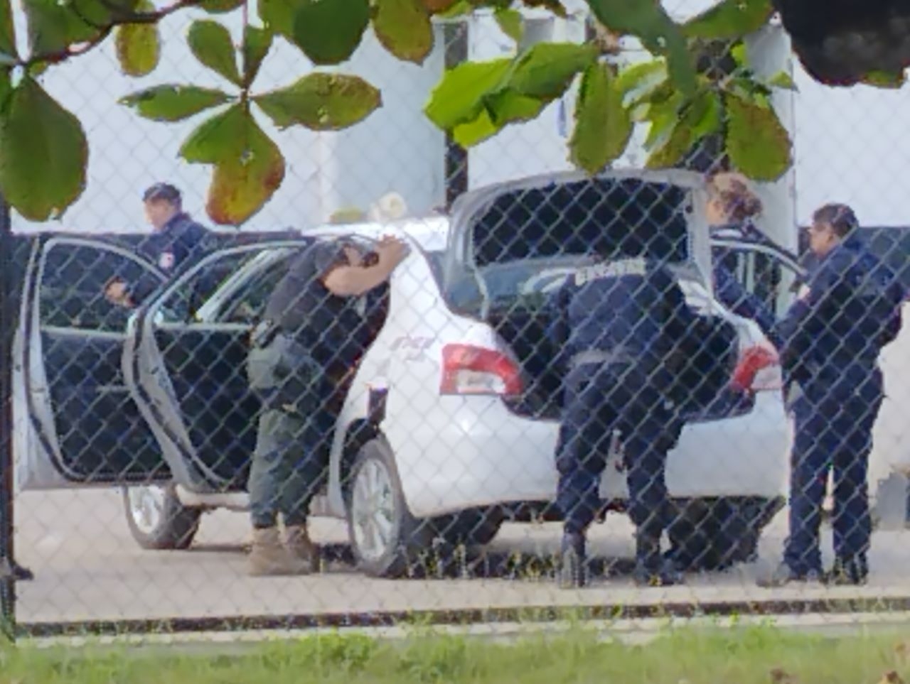 Detienen a cinco hombres tras amenazar con un arma de fuego a una mujer en Tizimín