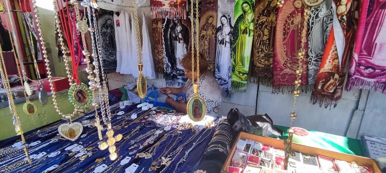 Comerciantes de Playa del Carmen registran mejoría en sus ventas por la Virgen de Guadalupe
