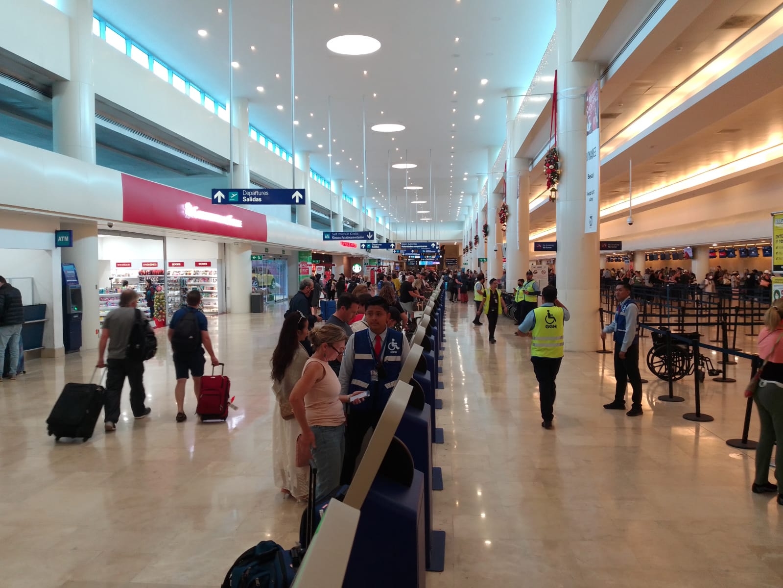 Se cancelan tres vuelos en el aeropuerto de Cancún con destino a la CDMX: EN VIVO