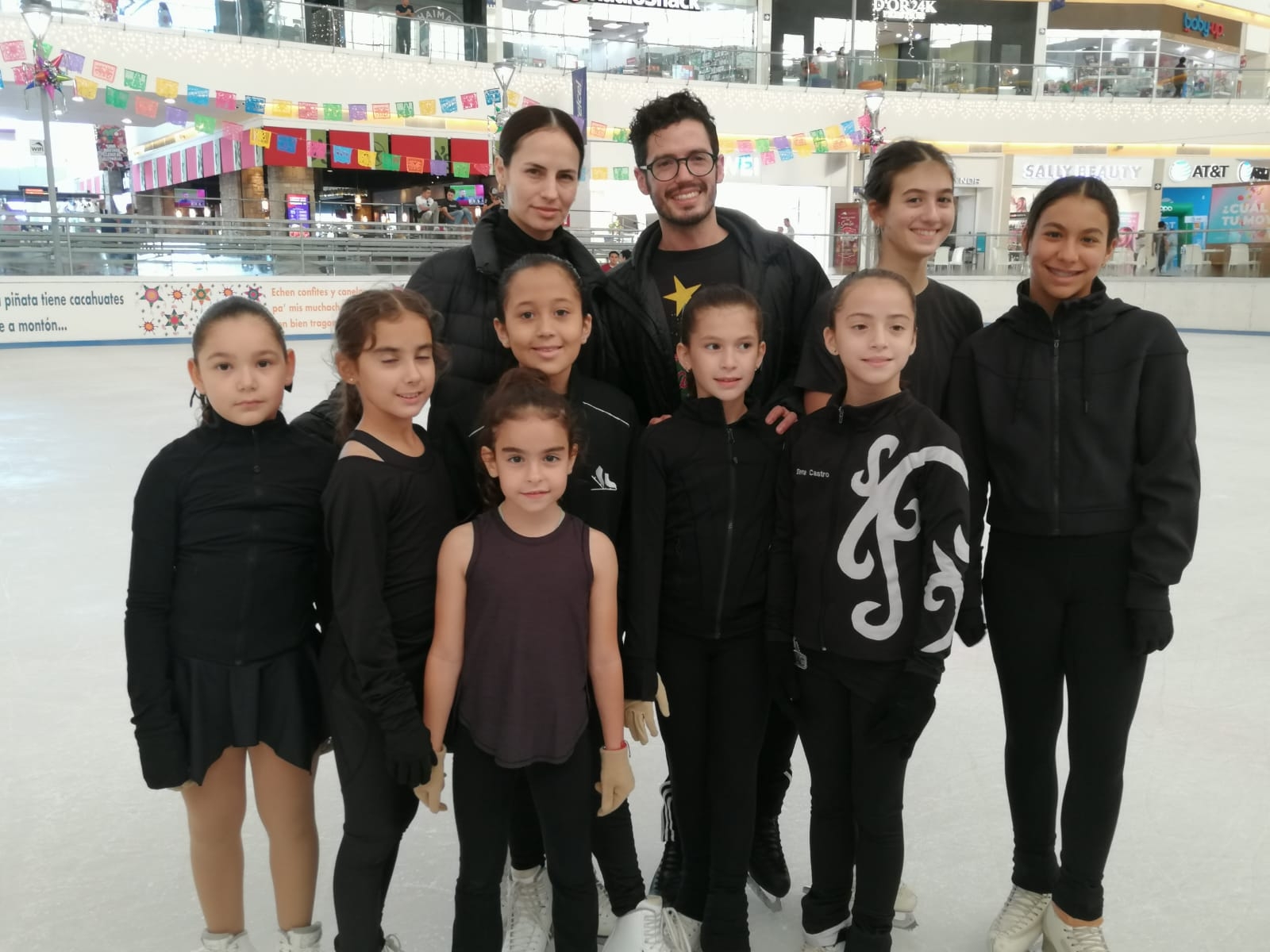 Club de patinaje sobre hielo de Mérida obtiene 27 medallas en una competencia en CDMX
