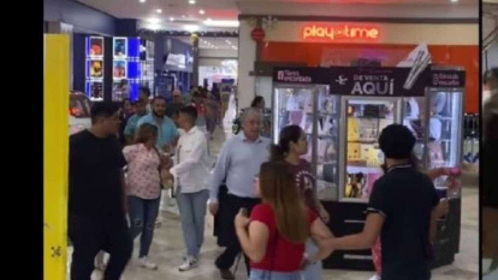 Reportan tiroteo dentro de sala de cine en Plaza Américas de Veracruz: VIDEO