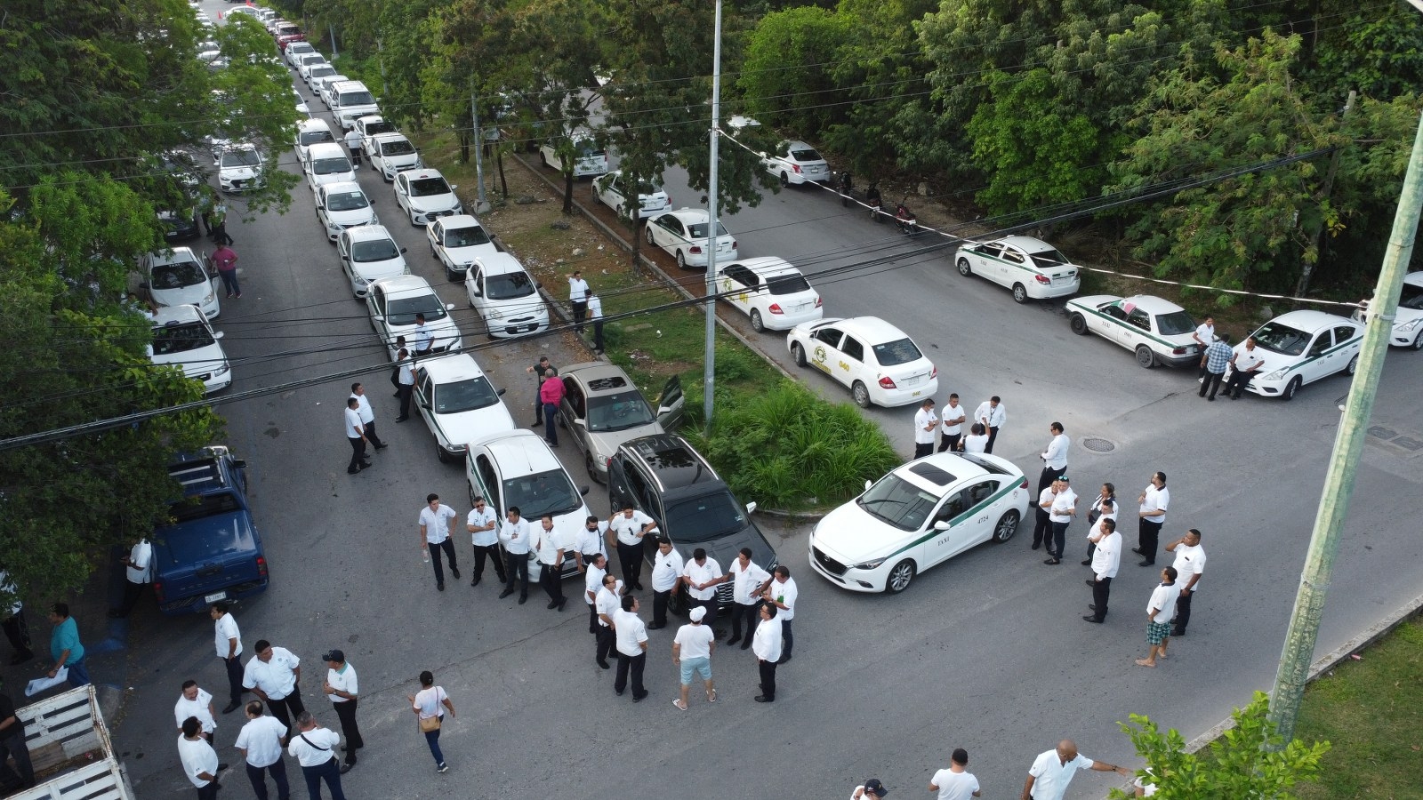 Taxistas levantaron la protesta frente a los Tribunales Federales tras una falla en la publicación del caso