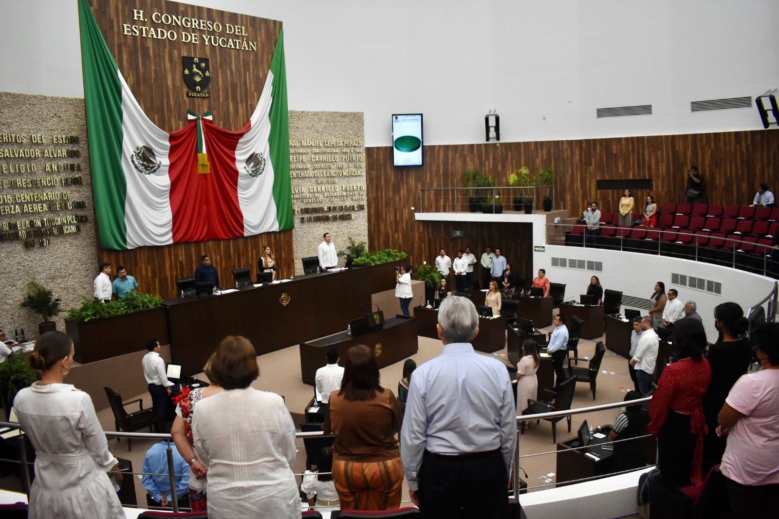 Congreso de Yucatán rinde homenaje a la activista Sandra Peniche tras su muerte