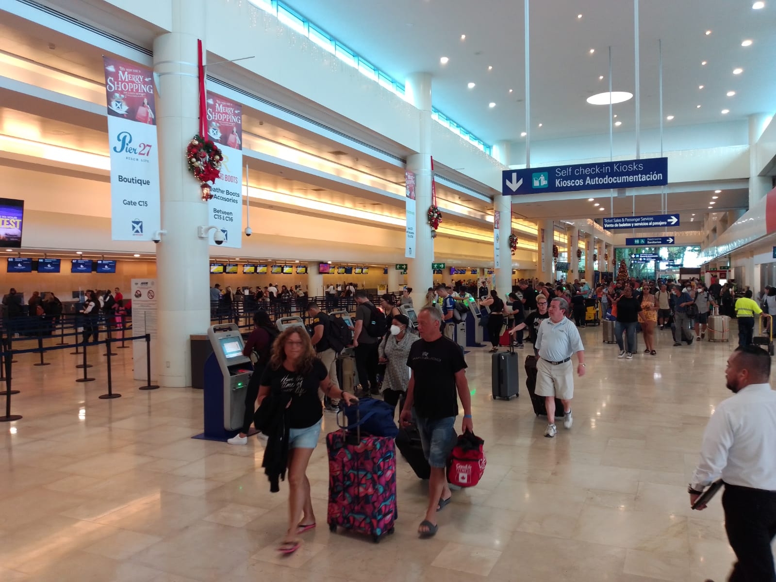 Se abre ruta desde Kelowna al aeropuerto de Cancún por Temporada Invernal: EN VIVO