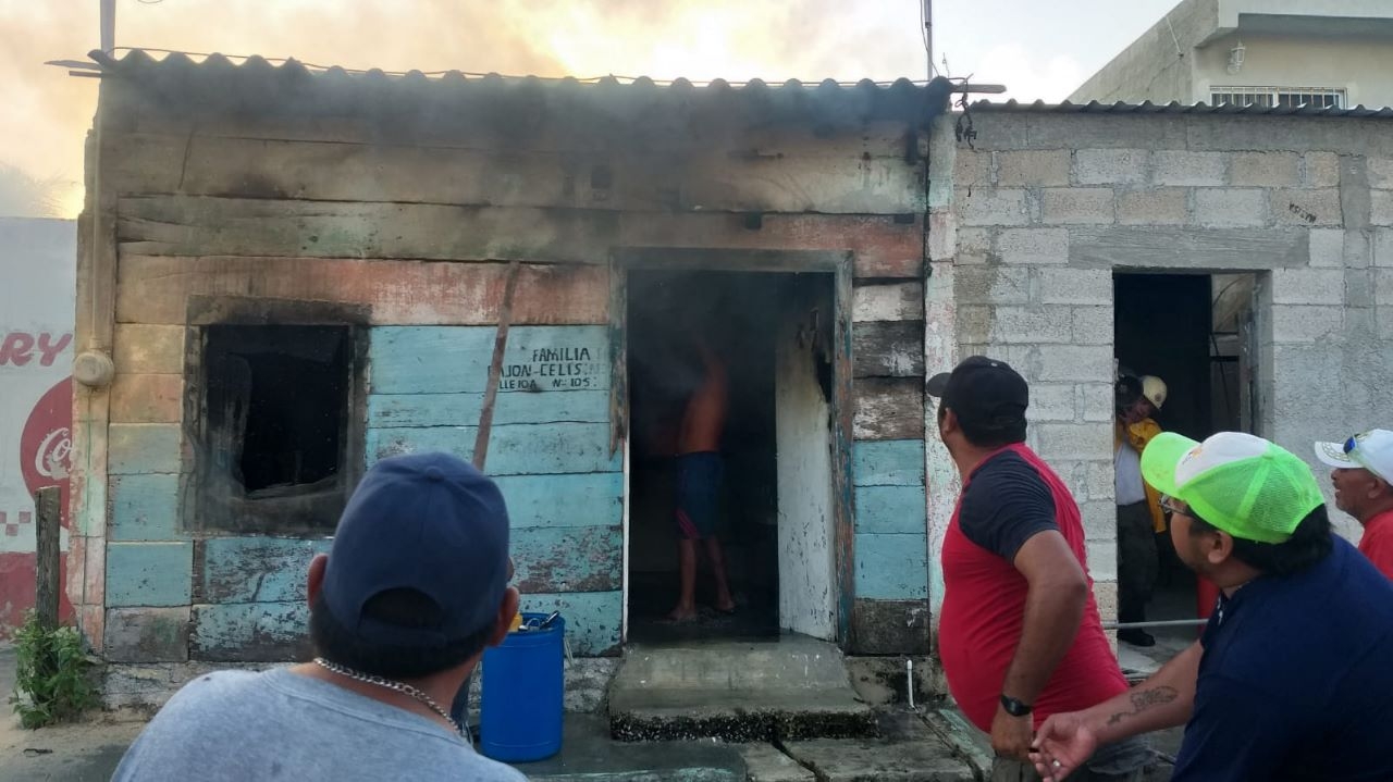 El incendio fue sofocado por vecinos y policía municipal de Río Lagartos