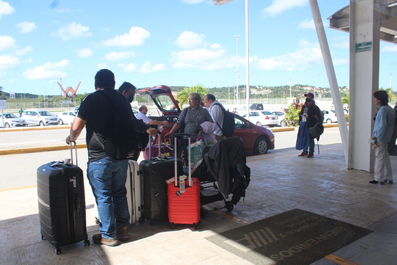 Taxistas del aeropuerto de Campeche, en 'bancarrota'; registran nula movilidad en temporada navideña
