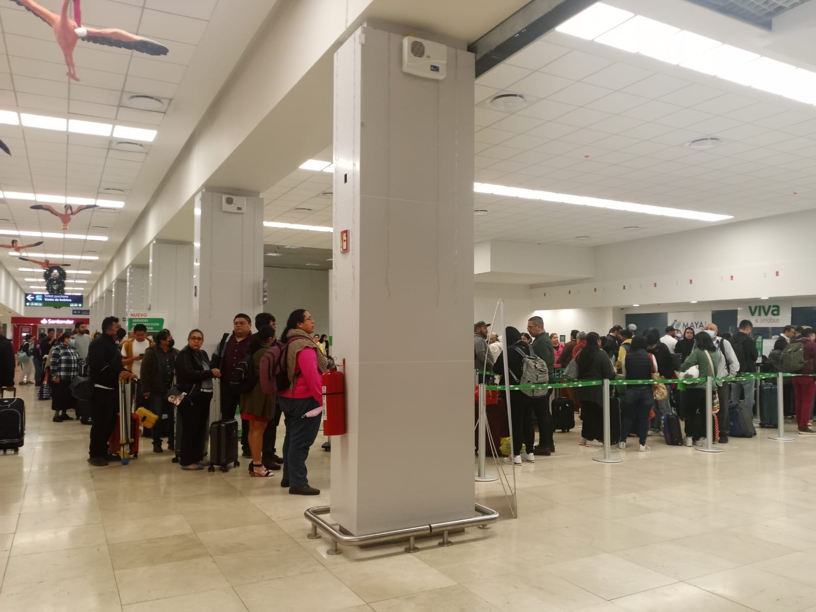 Continúan los retrasos por más de una hora en vuelos del aeropuerto de Mérida