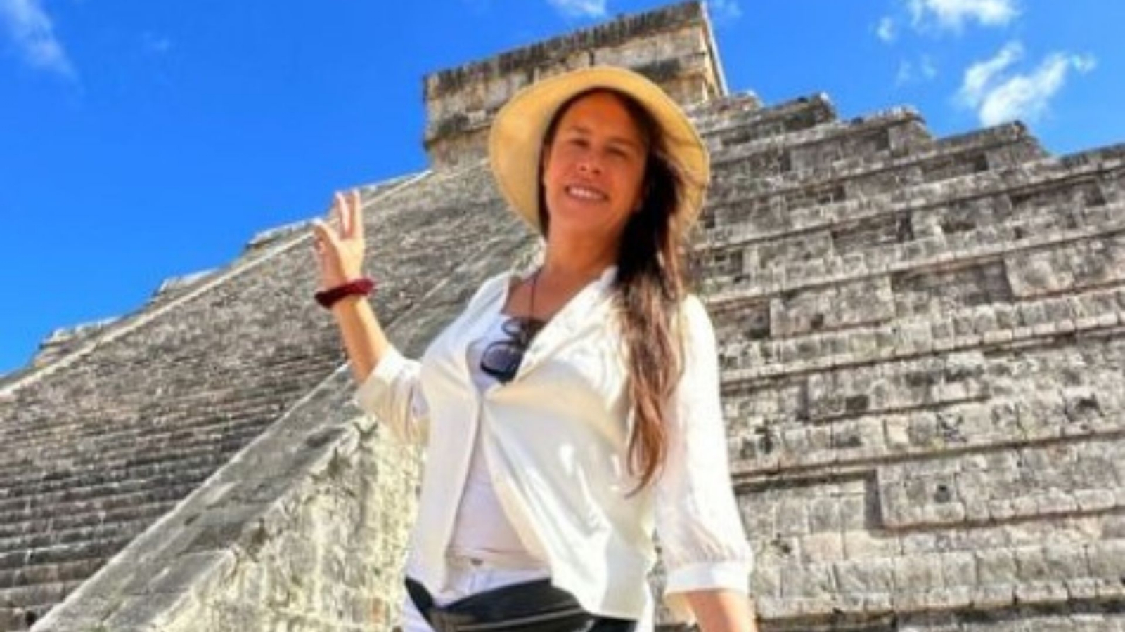 Karla Gascón disfruta de las zonas arqueológicas de Yucatán: FOTO