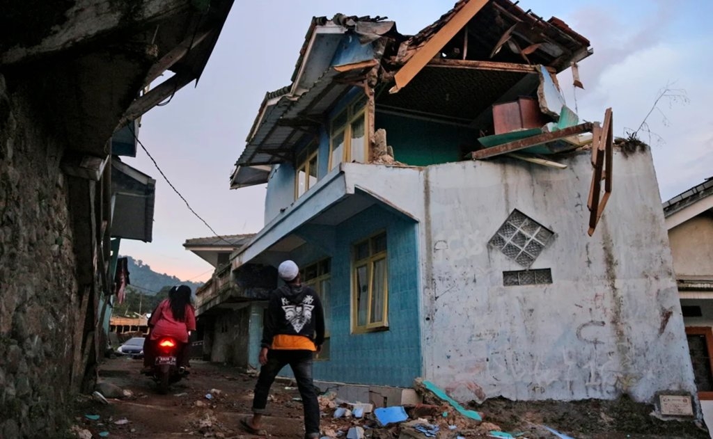 Terremoto de magnitud 6.1 sacude Java Occidental en Indonesia